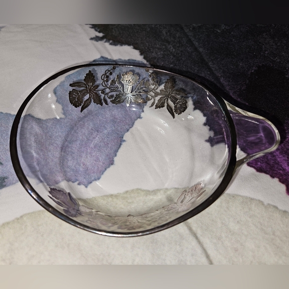 Silver overlay detailed glass candy bowl/trinket dish - Picture 3 of 13
